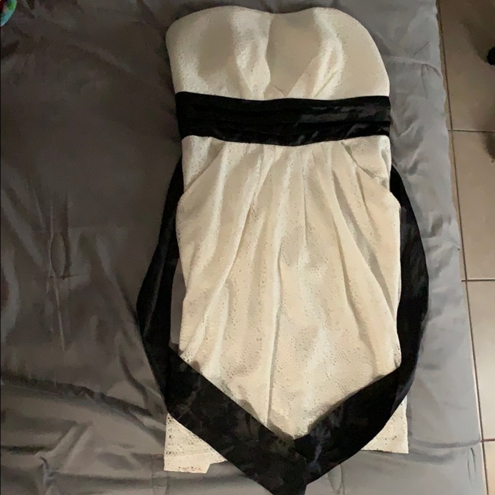 Sleeveless dress